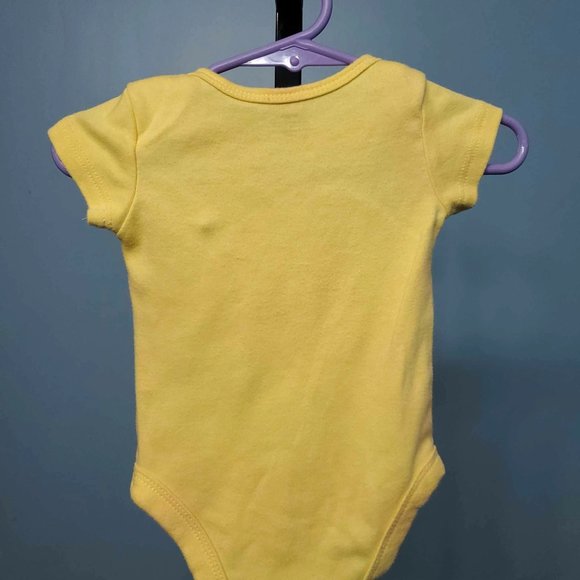 4/$10 Yellow "I'm Sassy and I know It" Graphic Print Onesie |Size: 0-3M - Picture 2 of 5